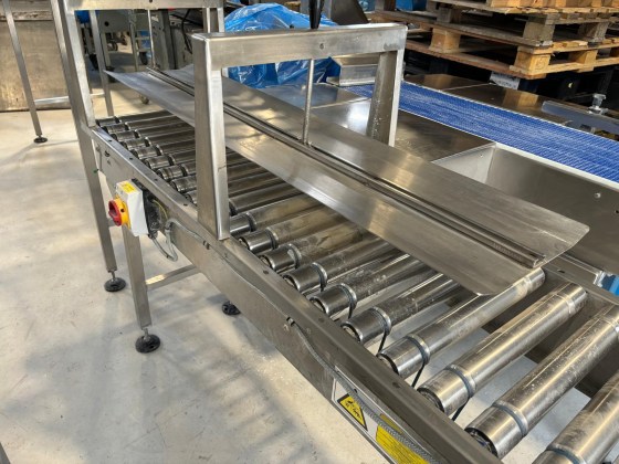 Stainless steel driven roller conveyor Pic 03